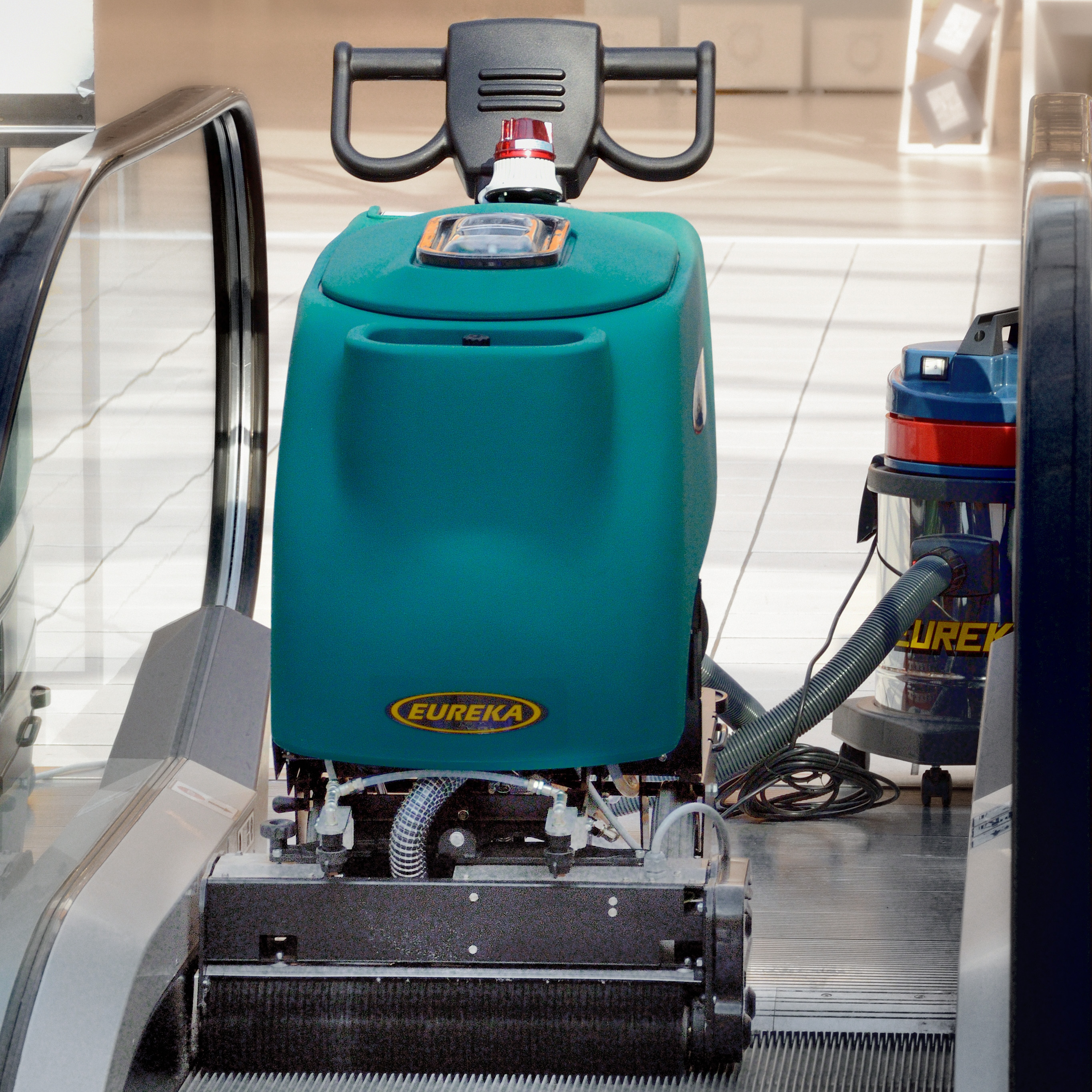 WORK AUTOMATICALLY EC51 ESCALATOR & TRAVELATOR DEEP CLEANER