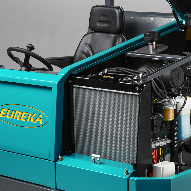 Bull 200 | Motorkoelsysteem met frontale radiator | Eureka