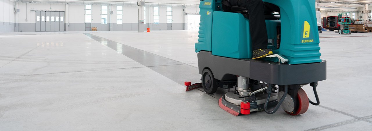 How to clean an industrial concrete floor?