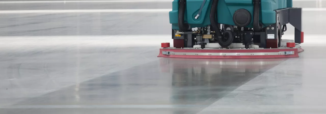 igienizzare i pavimenti con lavasciuga professionali