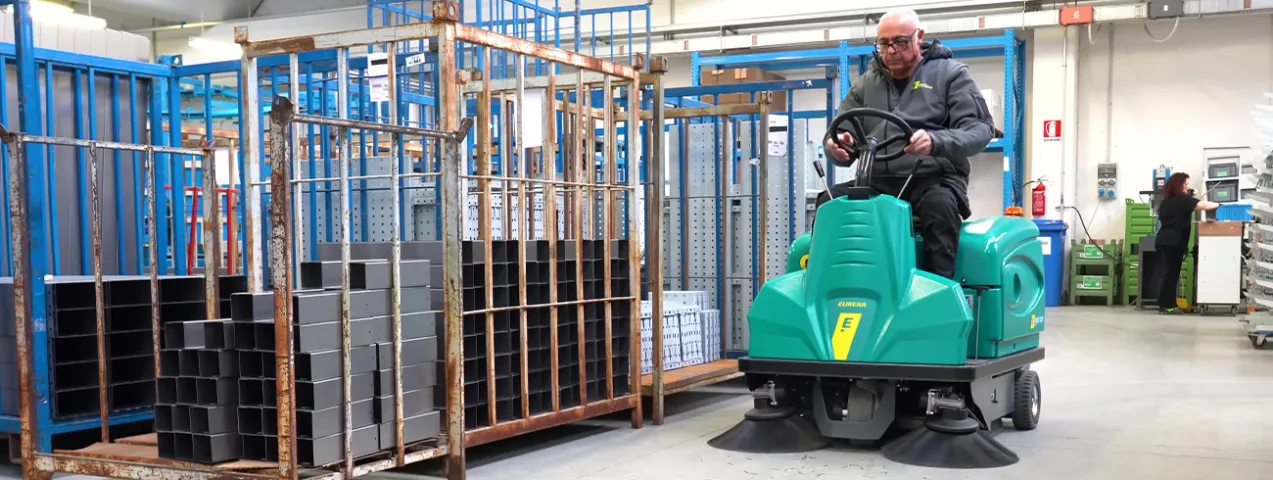 Spazzatrice Rider 1201 per reparti di assemblaggio