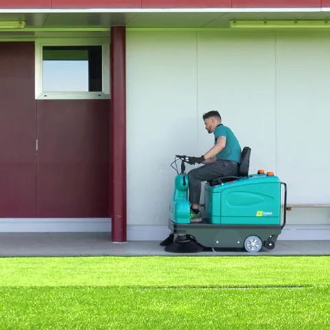 Gestire la pulizia di uno stadio da calcio e degli impianti sportivi connessi 