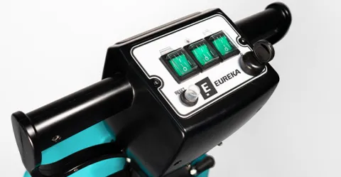 autolaveuse industrielle E36 avec commandes ergonomiques