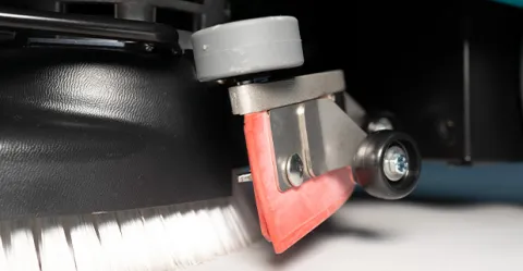 Lavasciuga industriale E36 con regolazione automatica del tergipavimento