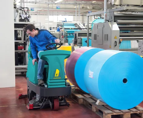 Industrial scrubber dryer E85 for warehouse cleaning