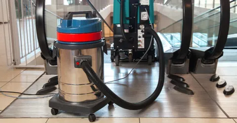 Puliscale EC52 con aspiratore ausiliario