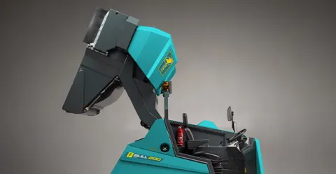 Spazzatrice industriale con sistema compattamento rifiuti