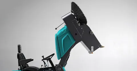 spazzatrice industriale con scarico rifiuti anteriore