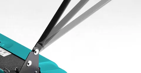 Manuelle Kehrmaschine mit höhenverstellbarem Handgriff