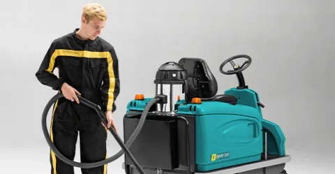 Kehrmaschine mit integriertem Staubsauger