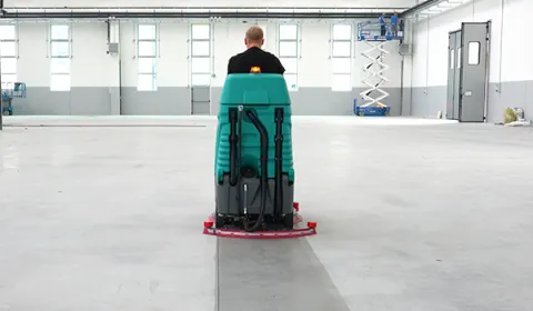 Efficient floor scrubber-dryers