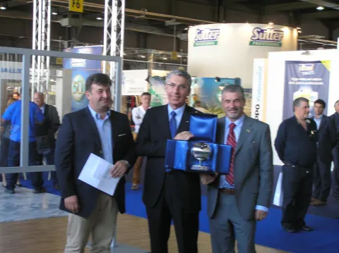 GRANDI SODDISFAZIONI Eureka S.p.A. PREMIATA A VERONA PULIRE 2005
