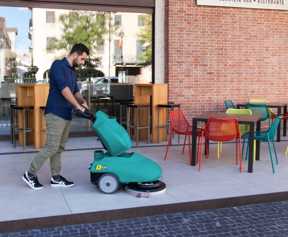 E46 the compact walk-behind scrubber-dryer – Eureka
