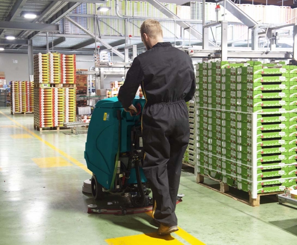Industrielle Bodenreinigungsmaschine E51 für die Reinigung von Lagern