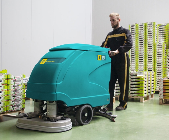 E71 ecological walk-behind floor scrubber-dryer – Eureka