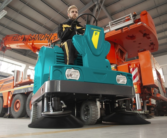 Extrema industrial sweeper with a large waste container capacity