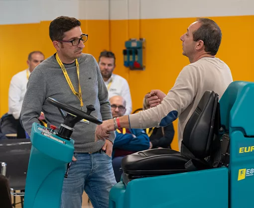 Rivenditore Eureka che partecipa ad evento di formazione aziendale