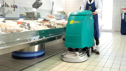 Lavapavimenti con Litio per uso in industria alimentare